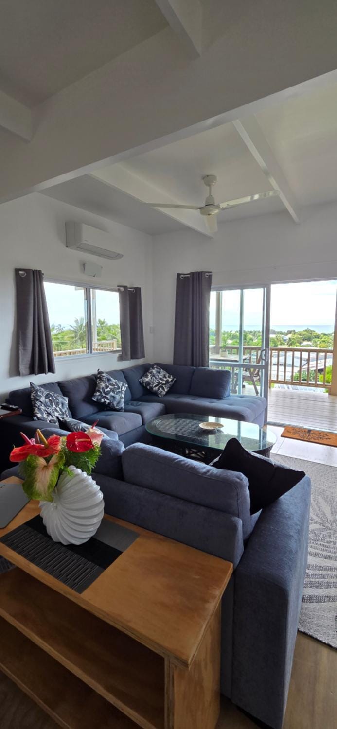 Ocean Beach Town View - Pool With Amazing Views! House in Avarua District