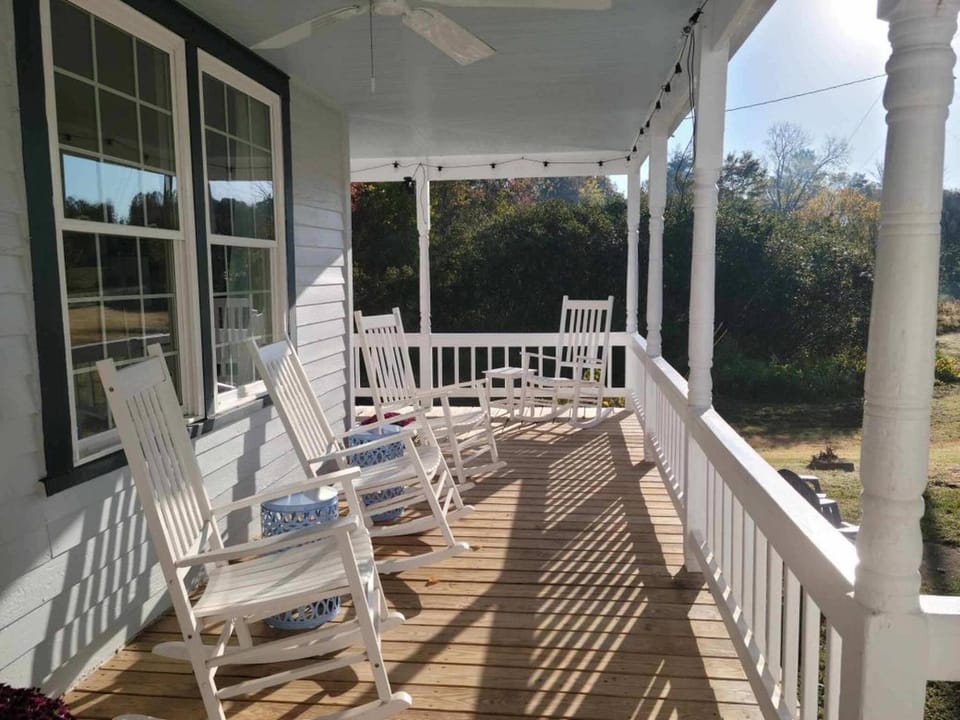 Patio, Balcony/Terrace, Seating area