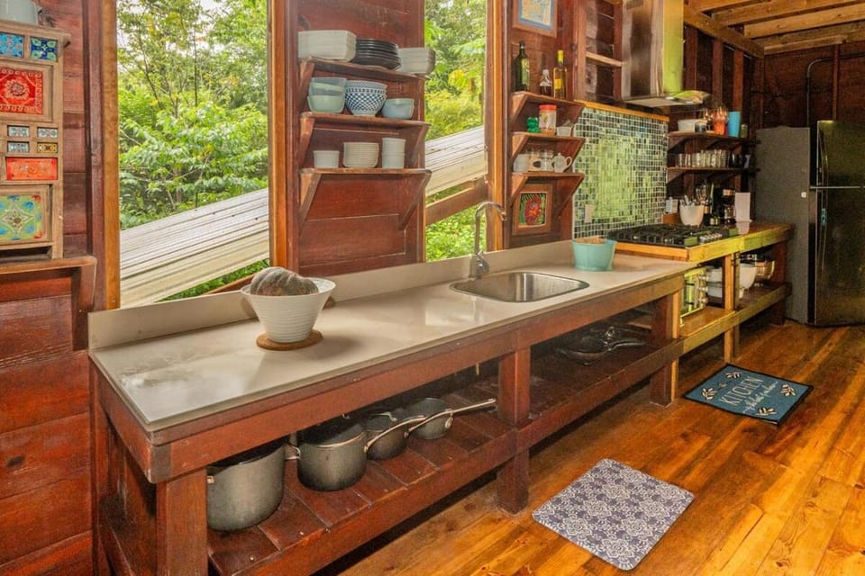 Coffee/tea facilities, Kitchen or kitchenette, Dining area, kitchen, kitchen