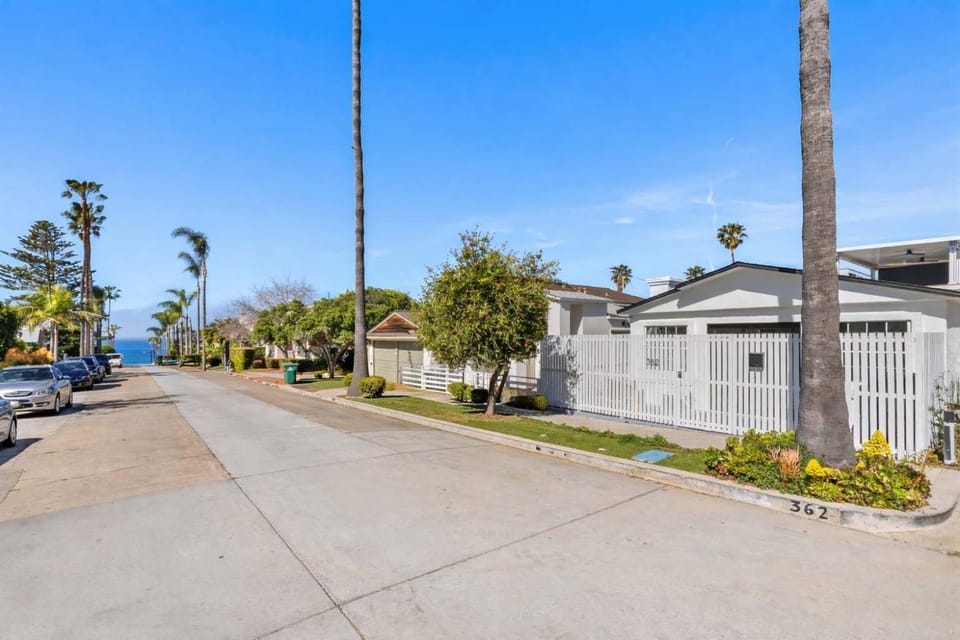 Luxury La Jolla Beach Retreat - Steps to Windansea House in La Jolla