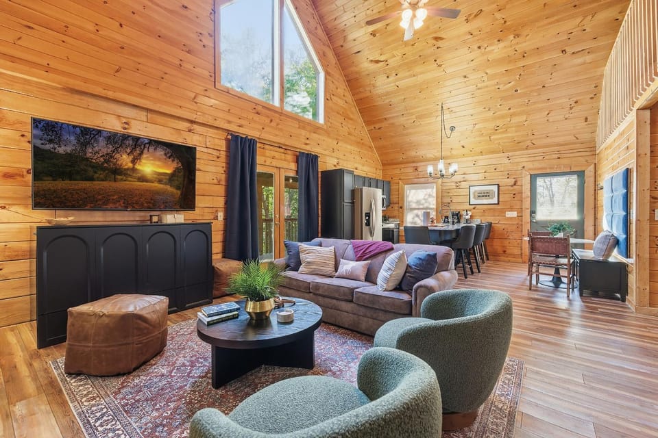 Mountain Views Hot Tub Pizza Oven 8 Guests House in Sevierville