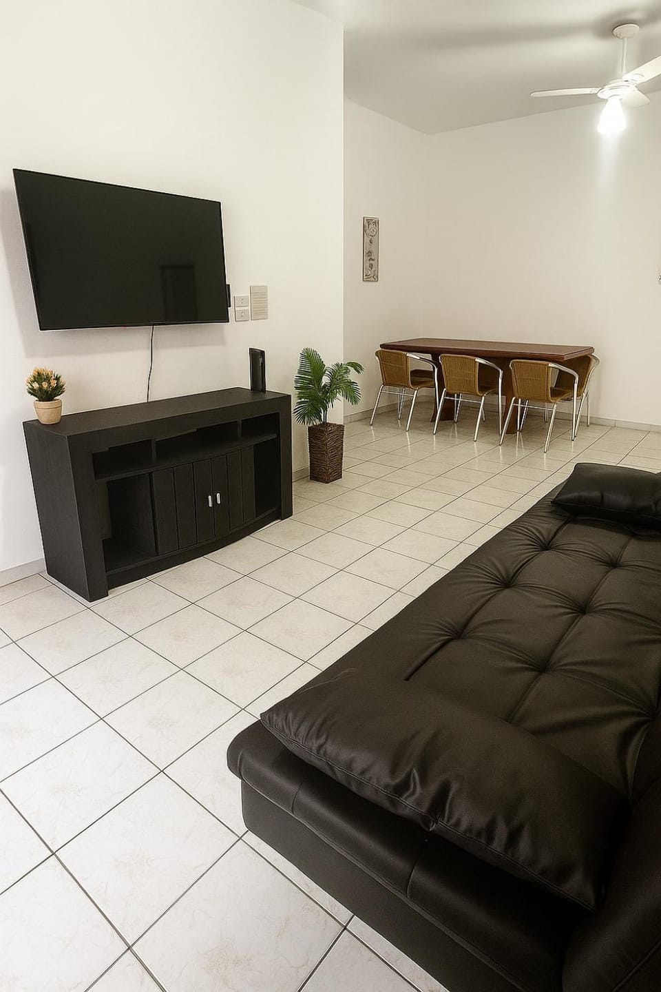 Communal lounge/ TV room, TV and multimedia, Living room, Photo of the whole room, Seating area