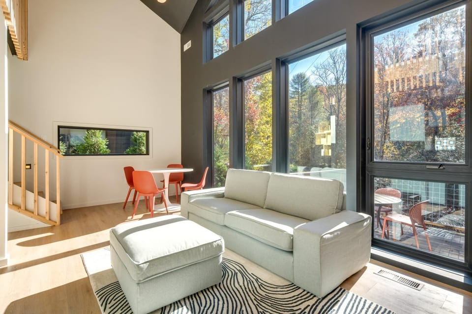 4 Mi to Dtwn Brevard: Modern Pisgah Forest Getaway Apartment in North Carolina