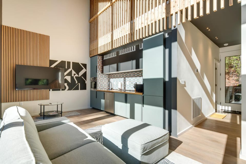 4 Mi to Dtwn Brevard: Modern Pisgah Forest Getaway Apartment in North Carolina