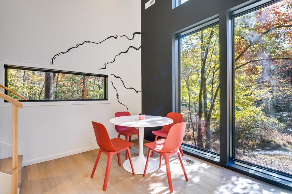 Ultimate Relaxation & Adventure: Home Near Brevard Apartment in Tennessee