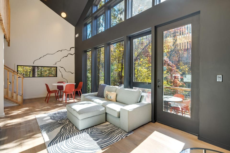 Ultimate Relaxation & Adventure: Home Near Brevard Apartment in Tennessee