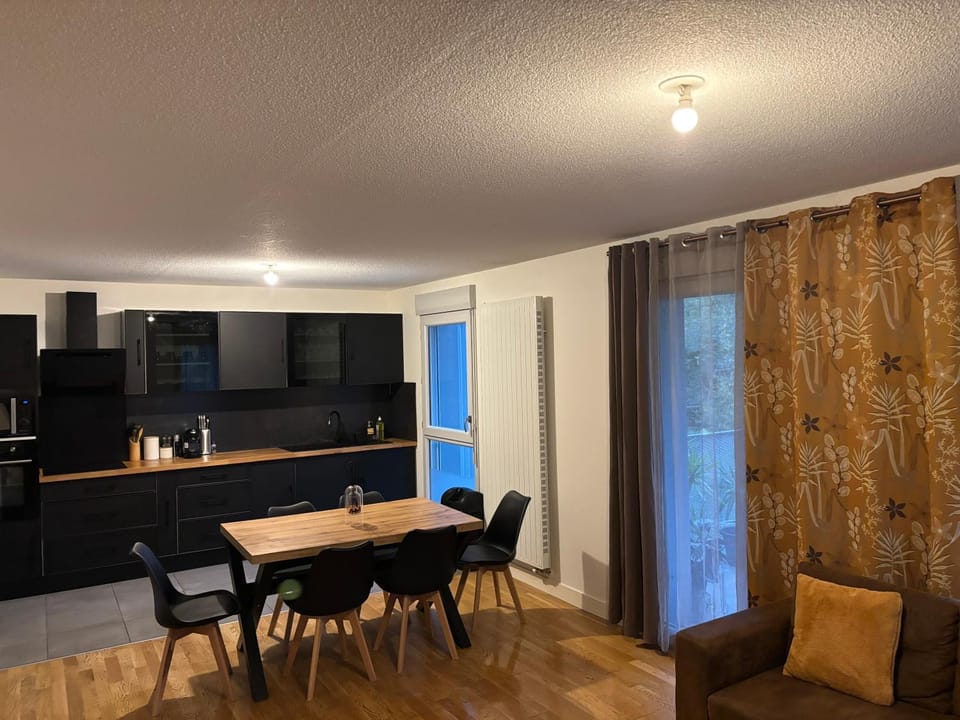 Appartement haut standing design à Bègles Apartment in Nouvelle-Aquitaine