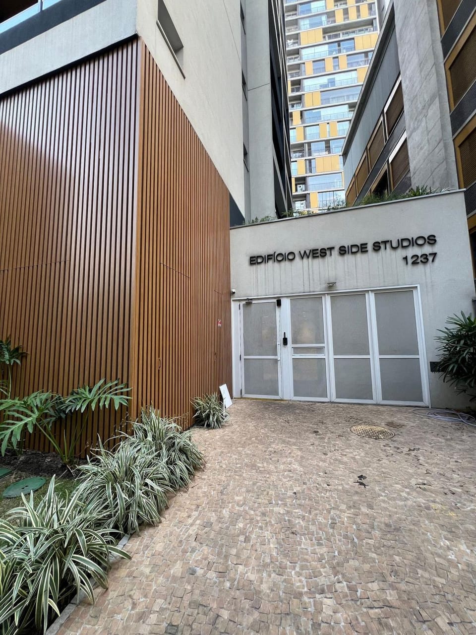Facade/entrance