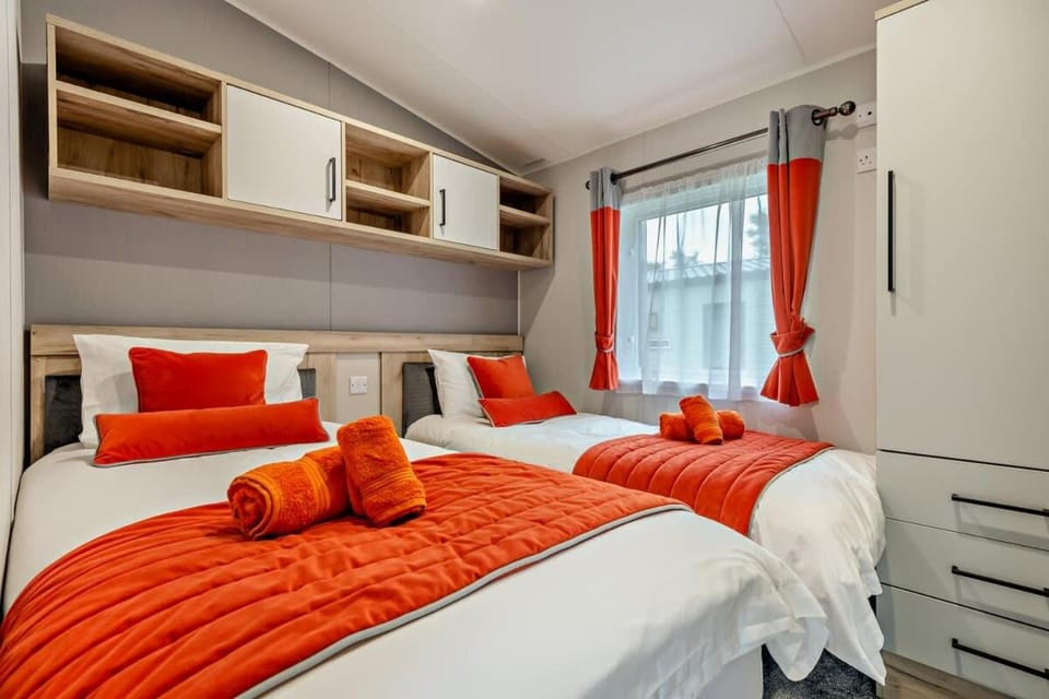 Astoria Lodge Smart Modern 2-Bedroom Holiday Lodge Milford on Sea House in Milford on Sea