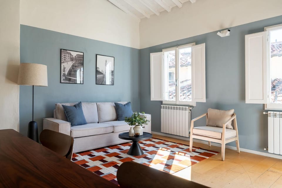 Living room, Seating area, internet
