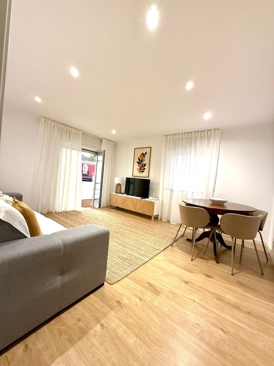 TV and multimedia, Living room, Seating area
