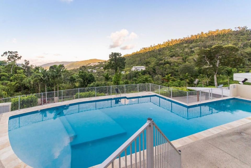 Villa 59 - Pool, Ocean Views, Wifi Apartment in Airlie Beach