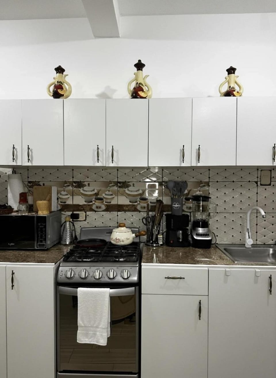 Kitchen or kitchenette, microwave, oven, kitchen, kitchen