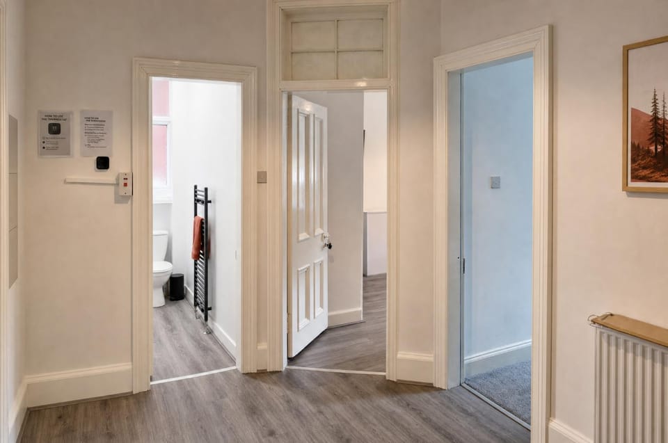 2BR Flat West End Near Kelvingrove and City Centre Apartment in Glasgow