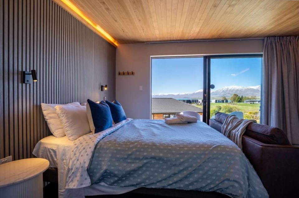 Tekapo Haven with Deck and Stargazing Sky House in Lake Tekapo