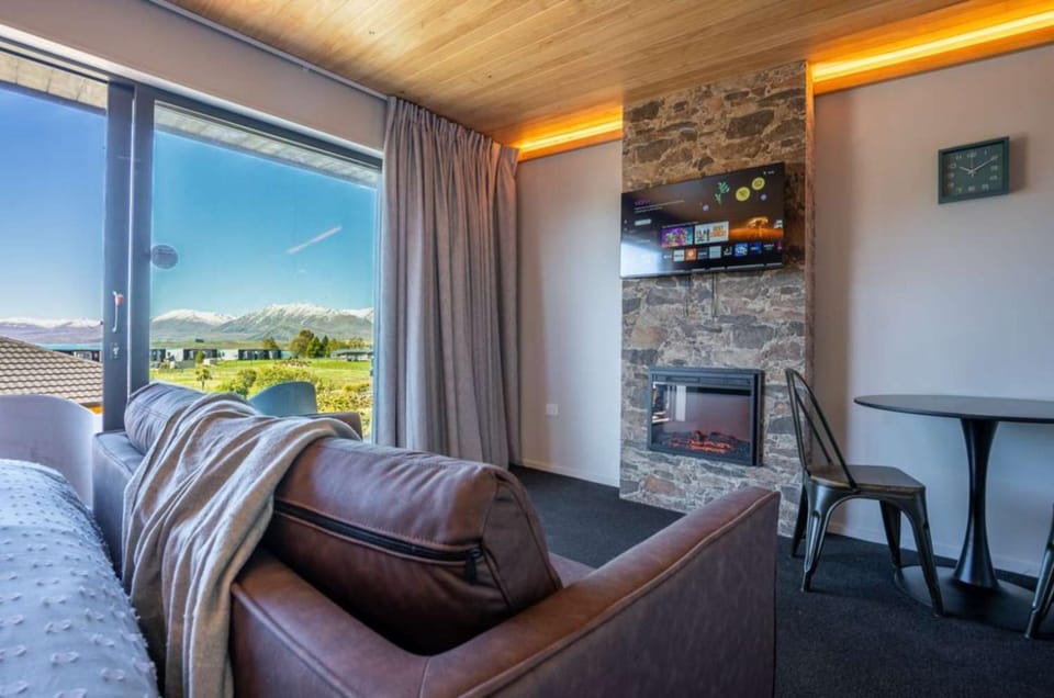 Tekapo Haven with Deck and Stargazing Sky House in Lake Tekapo