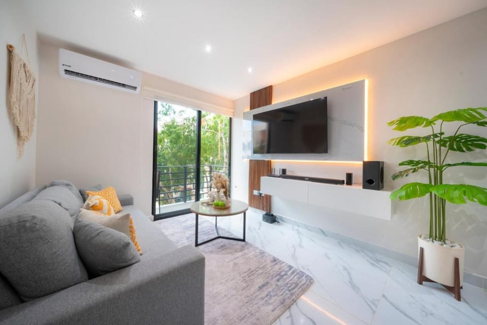 Communal lounge/ TV room, TV and multimedia, Living room