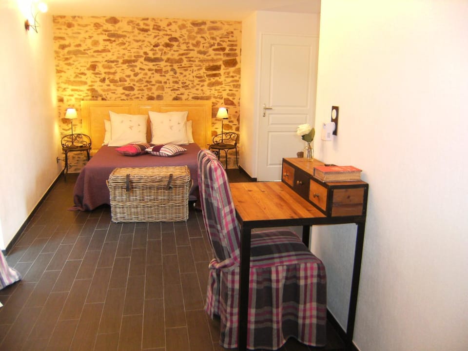 Seating area, Bedroom
