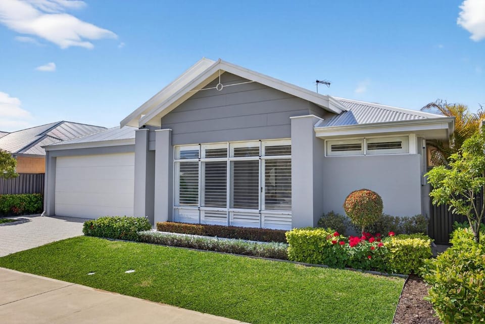 Coastal Luxe 4-Bed House in Madora Bay House in Madora Bay