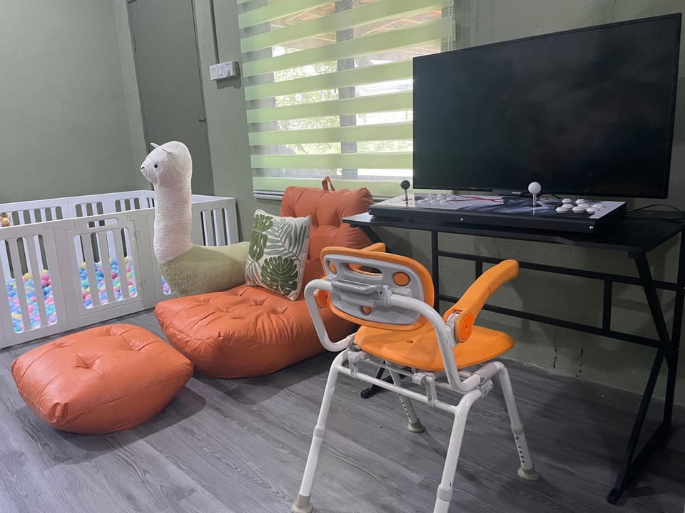 Kerlingfornia Pond View Homestay and Farmstead Villa in Selangor, Malaysia