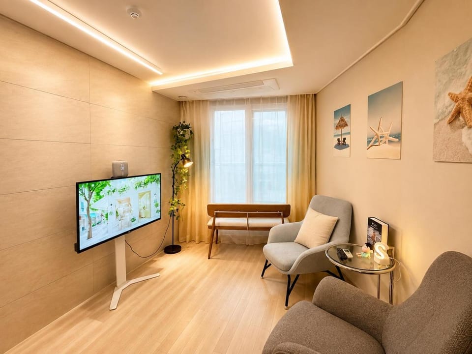 TV and multimedia, Living room, Seating area