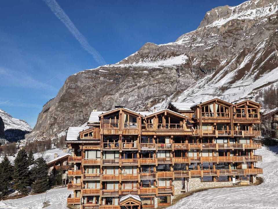 Luxueux appartement 7 pièces, cheminée, parking, vue imprenable - FR-1-694-423 Apartment in Val dIsere