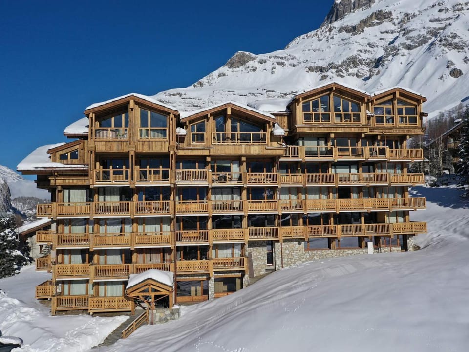 Luxueux appartement 7 pièces, cheminée, parking, vue imprenable - FR-1-694-423 Apartment in Val dIsere