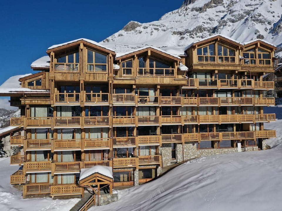 Luxueux appartement 7 pièces, cheminée, parking, vue imprenable - FR-1-694-423 Apartment in Val dIsere