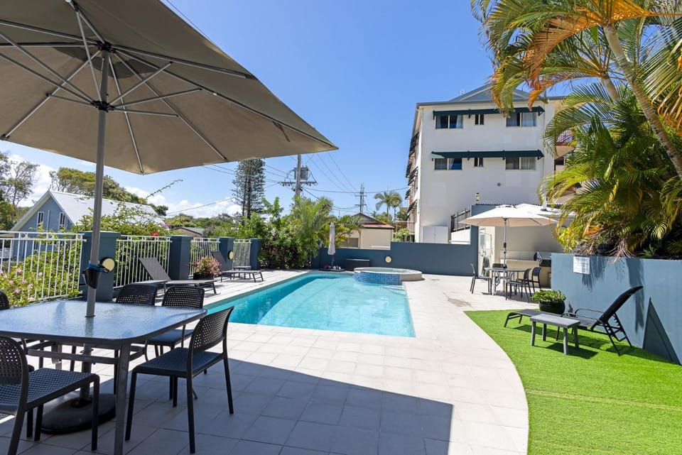 Swimming pool, Swimming pool
