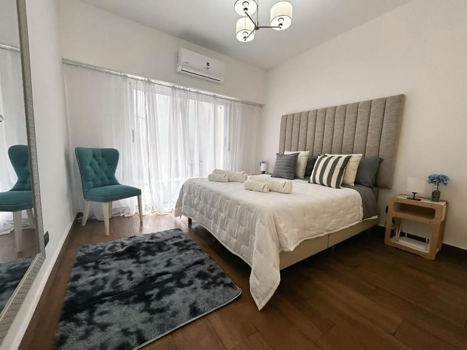 Bed, Photo of the whole room, Bedroom, air conditioner