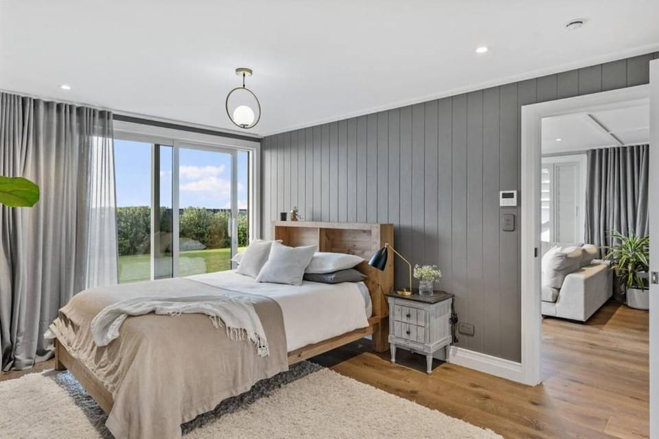 Cheltenham Beachfront House, Devonport House in Auckland