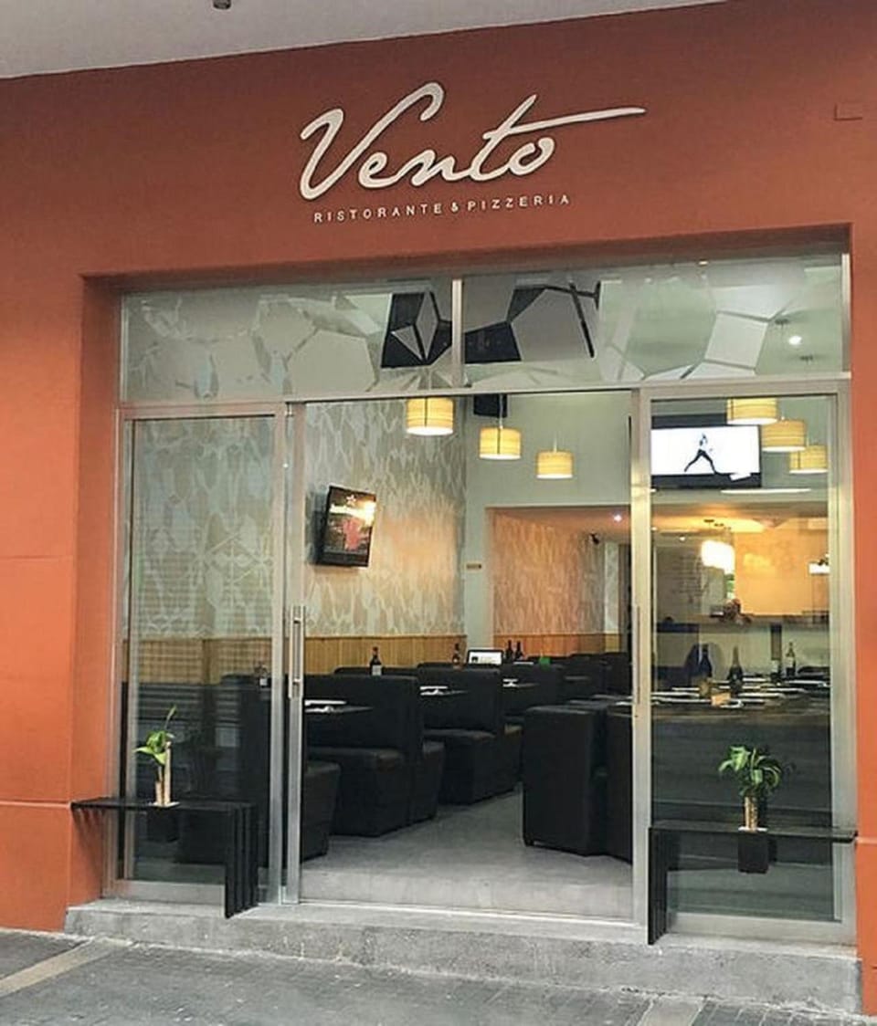 Restaurant/places to eat, Food and drinks, On site, American breakfast, Alcoholic drinks, Non alcoholic drinks