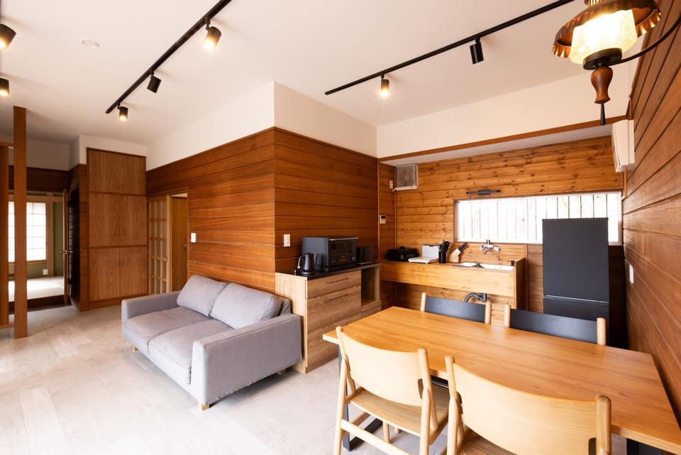Living room, Photo of the whole room