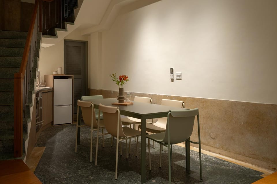 Kitchen or kitchenette, Living room, Dining area