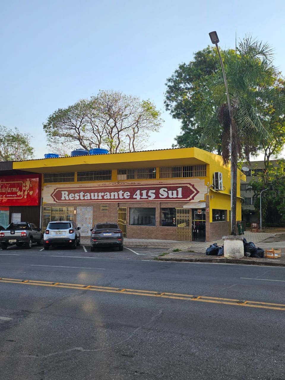 Restaurant/places to eat, Street view