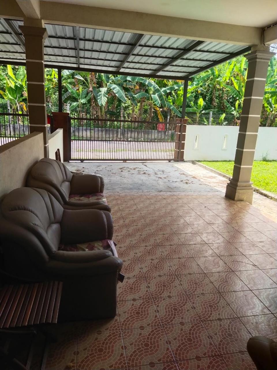 View (from property/room), Living room, Seating area, Garden view