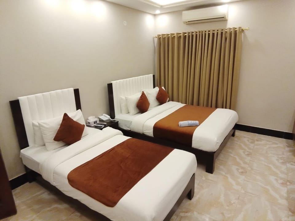 Blue Sky Hotel Clifton 2 Bed and Breakfast in Karachi