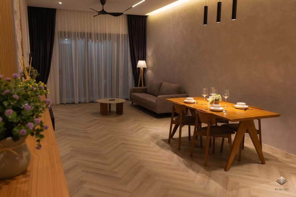 Living room, Dining area