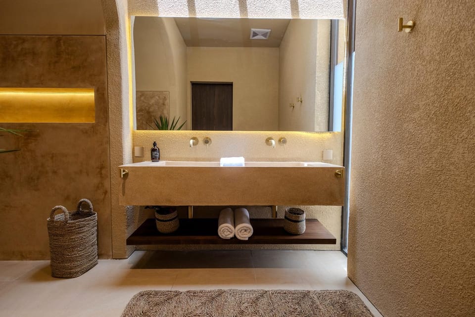 Bathroom, towels