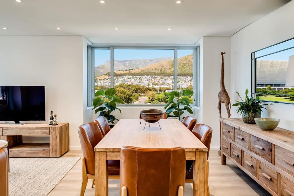 View (from property/room), Living room, Seating area, Dining area