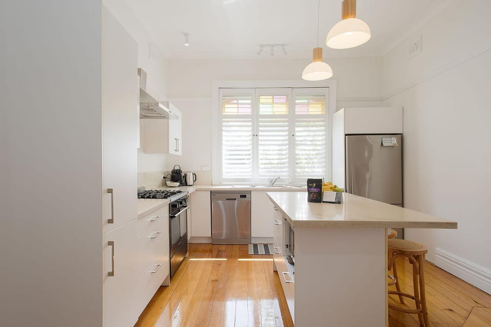 Bondi Coastal Cool House in Sydney