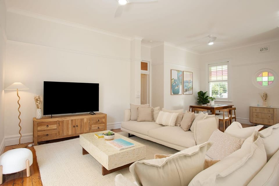 Bondi Coastal Cool House in Sydney