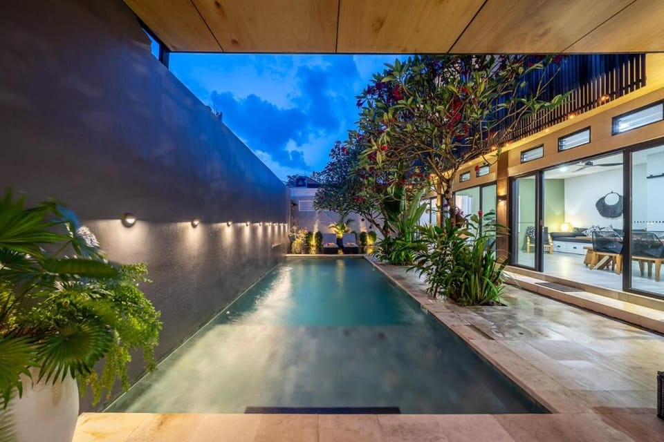 Villa 121 - Modern 1BR Villa Near Batu Belig Beach Villa in North Kuta