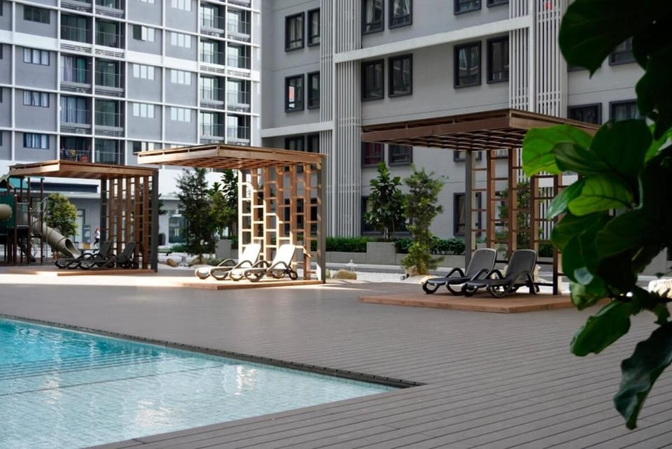 Property building, Swimming pool