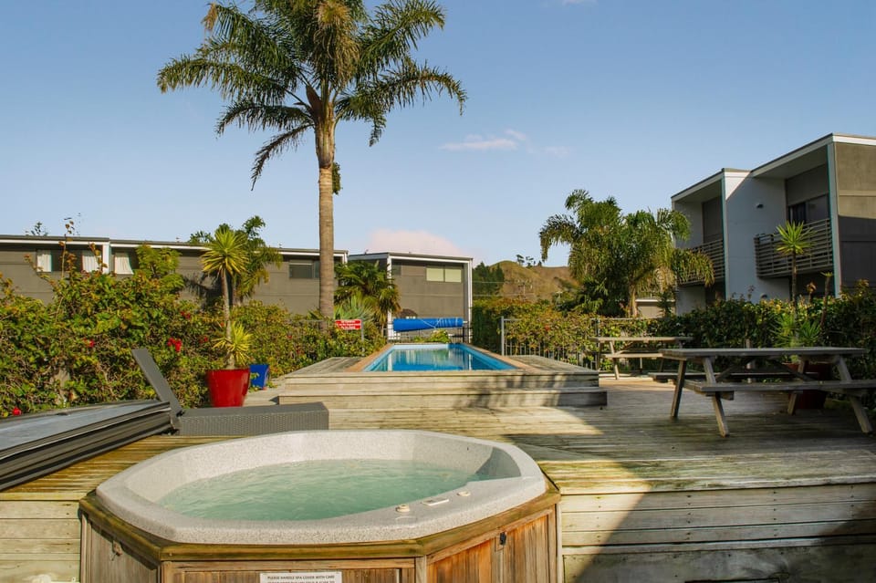 Hot Tub, Swimming pool, Swimming pool
