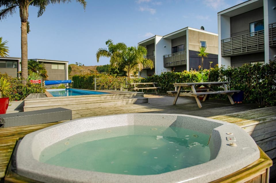Swimming pool, Swimming pool