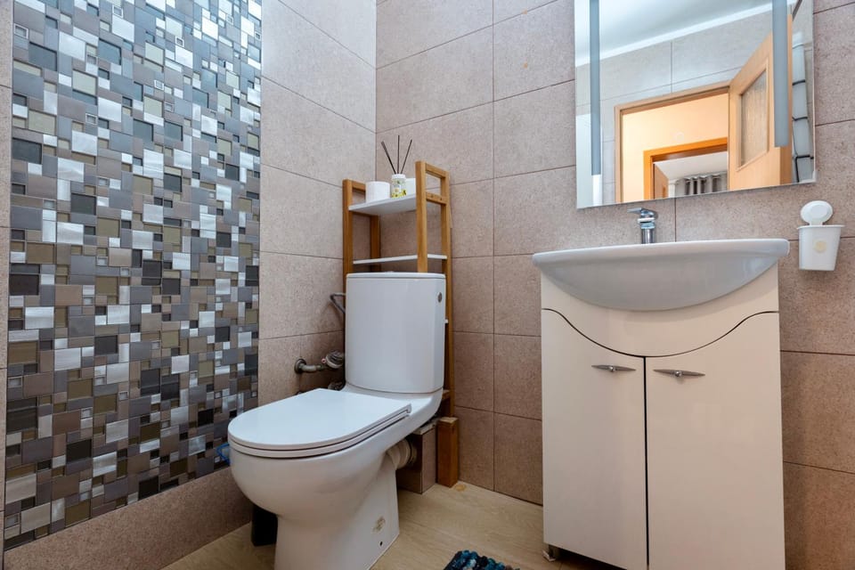 Toilet, Bathroom