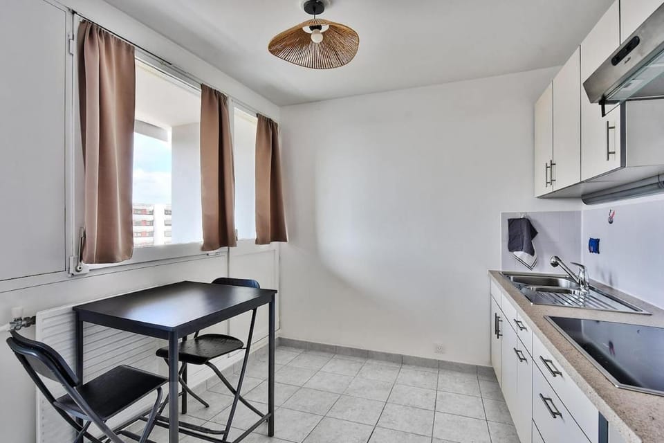 Cozy and Modern Apartment with View Apartment in Villeurbanne