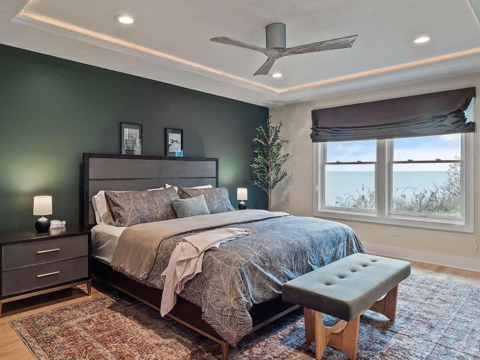 Lakefront Luxury - Kayaks - 4 Bedrooms - 3 Full Baths - Sleeps 8 House in Lake Erie