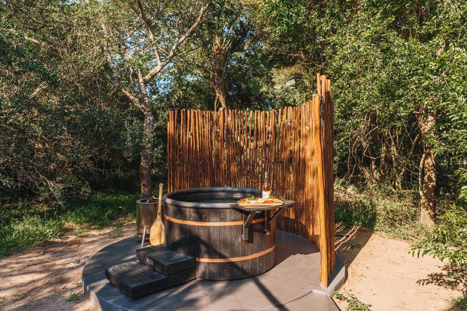 Spring, Day, Natural landscape, Garden, Hot Tub, Garden view